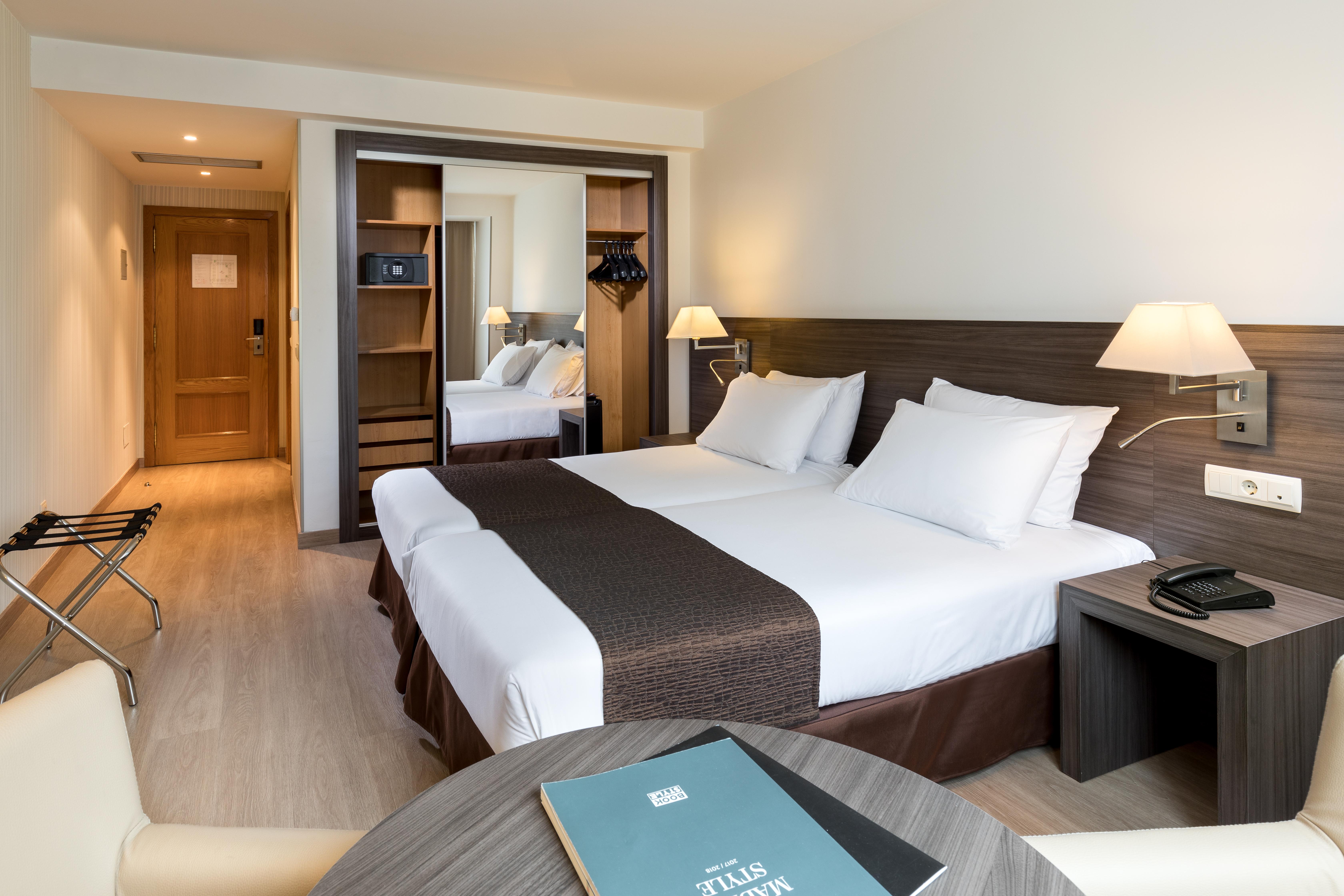 Rafaelhoteles Ventas (Adults Only) Мадрид Екстериор снимка
