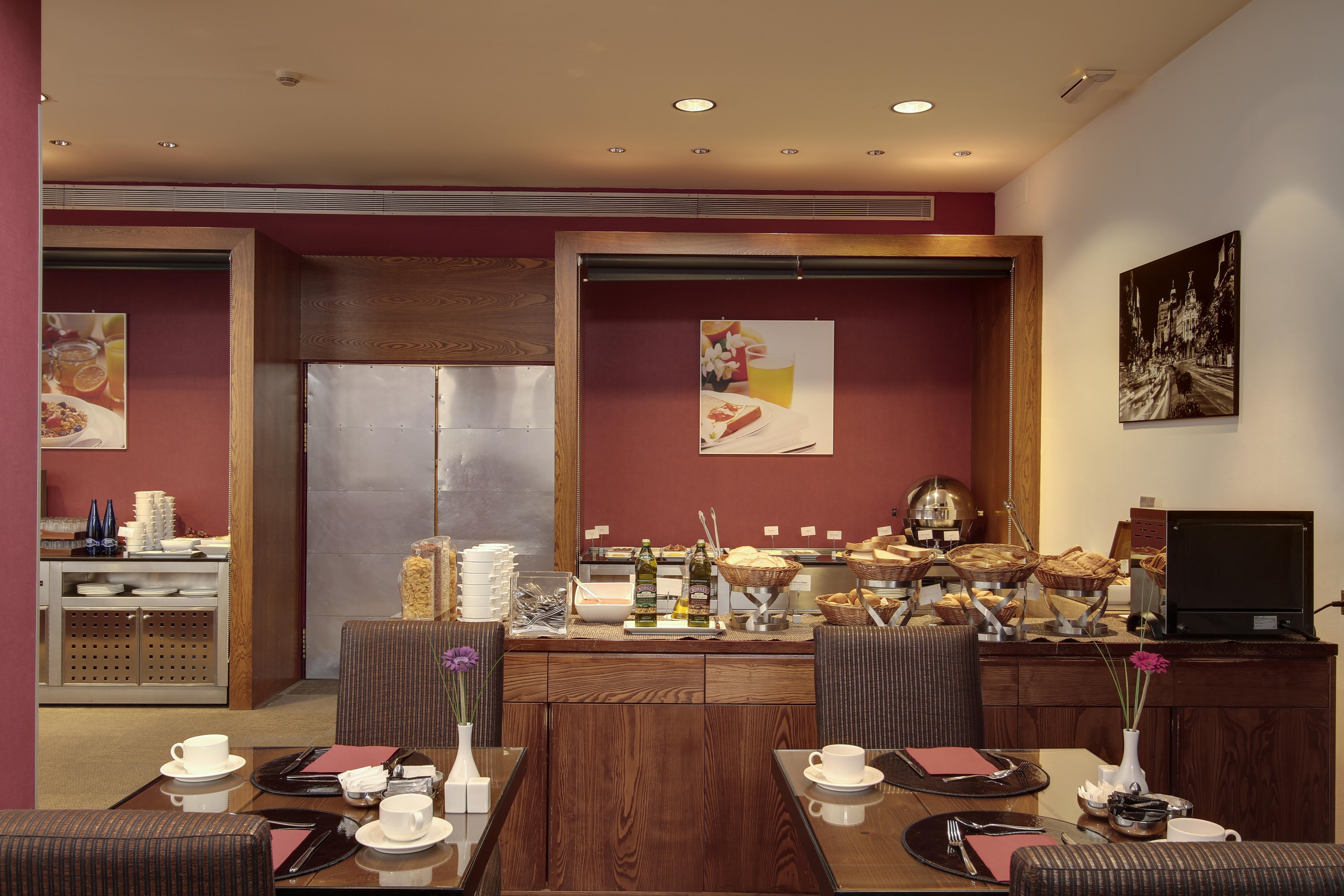Rafaelhoteles Ventas (Adults Only) Мадрид Екстериор снимка