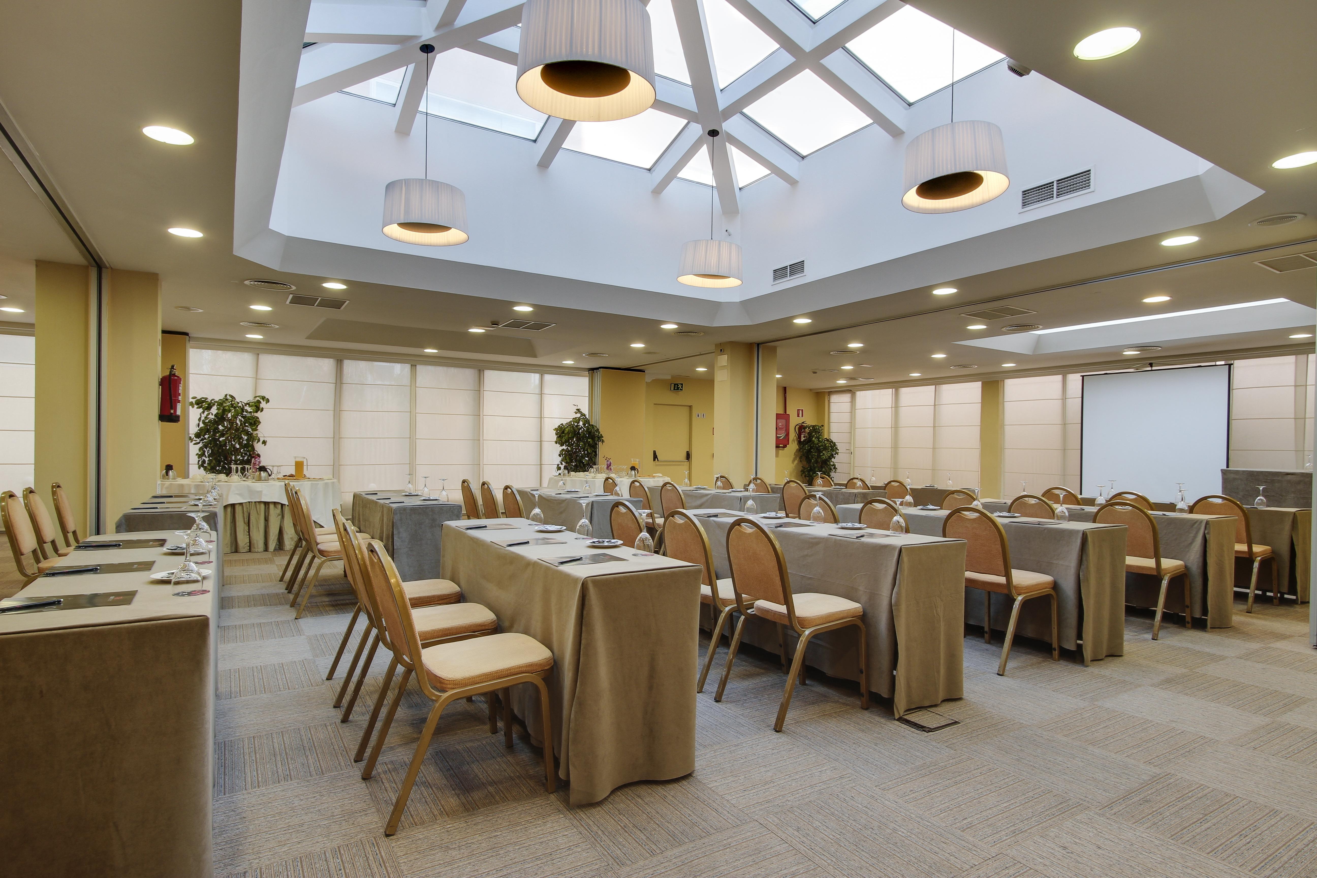 Rafaelhoteles Ventas (Adults Only) Мадрид Екстериор снимка
