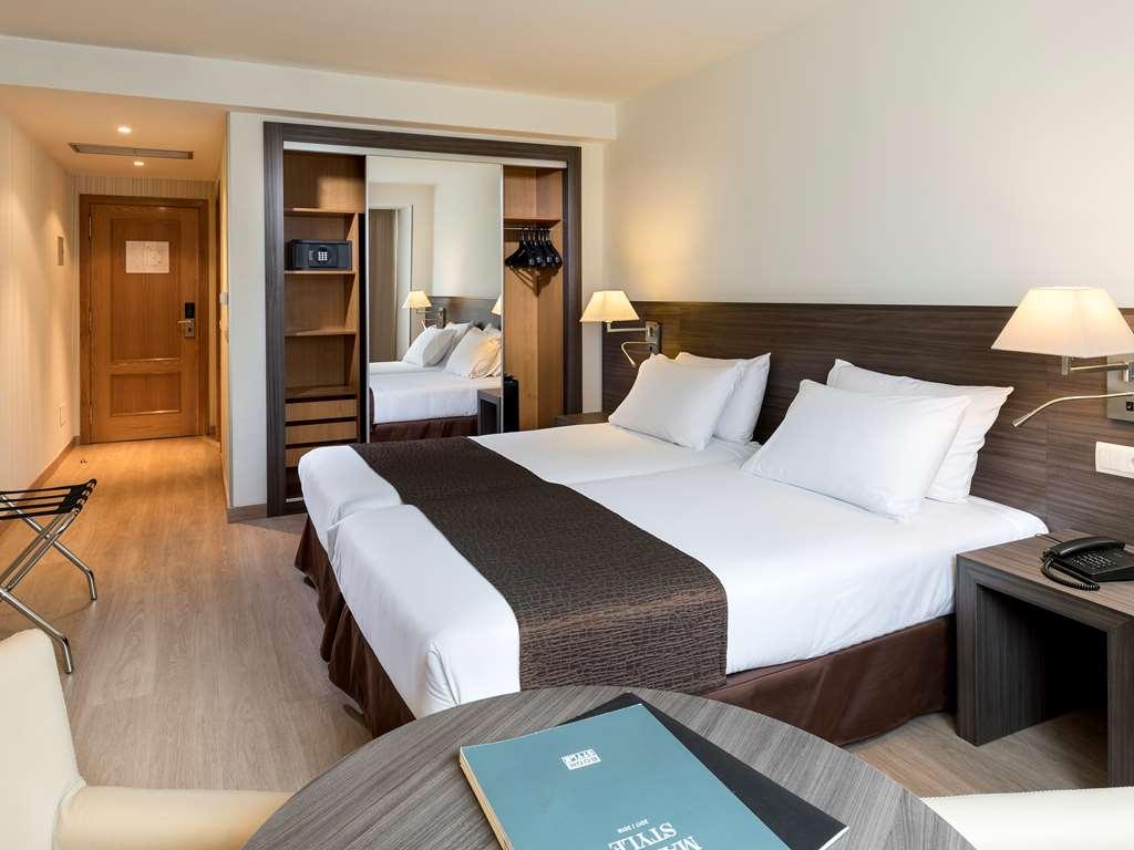 Rafaelhoteles Ventas (Adults Only) Мадрид Стая снимка