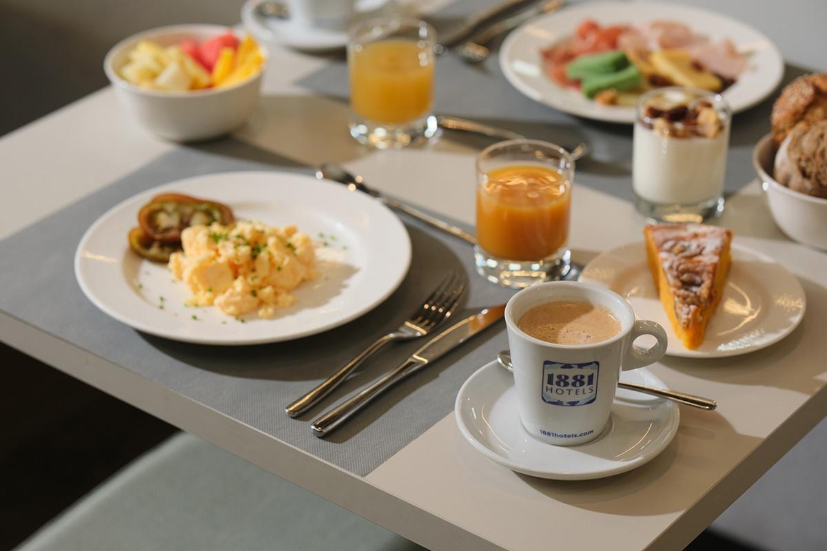 Rafaelhoteles Ventas (Adults Only) Мадрид Екстериор снимка