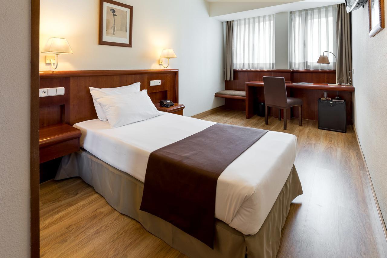 Rafaelhoteles Ventas (Adults Only) Мадрид Екстериор снимка